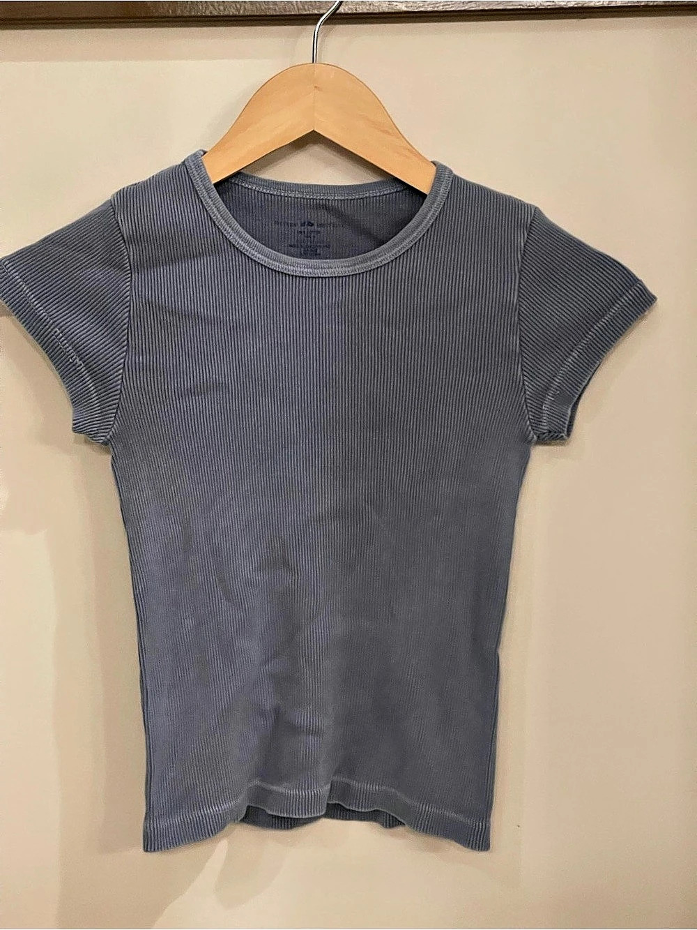 Brandy Melville  Ribbed Short Sleeve Tee in Gray Size xs